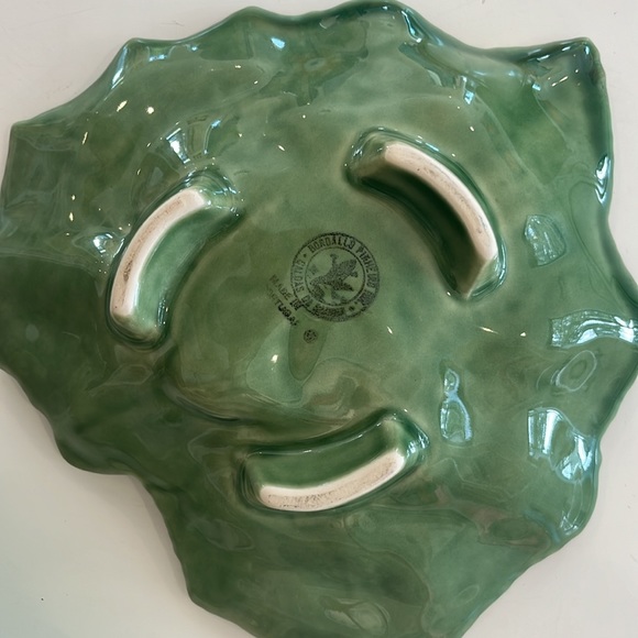 Bordallo Pinheiro grape leaf 7” dish, set of two - Picture 5 of 6